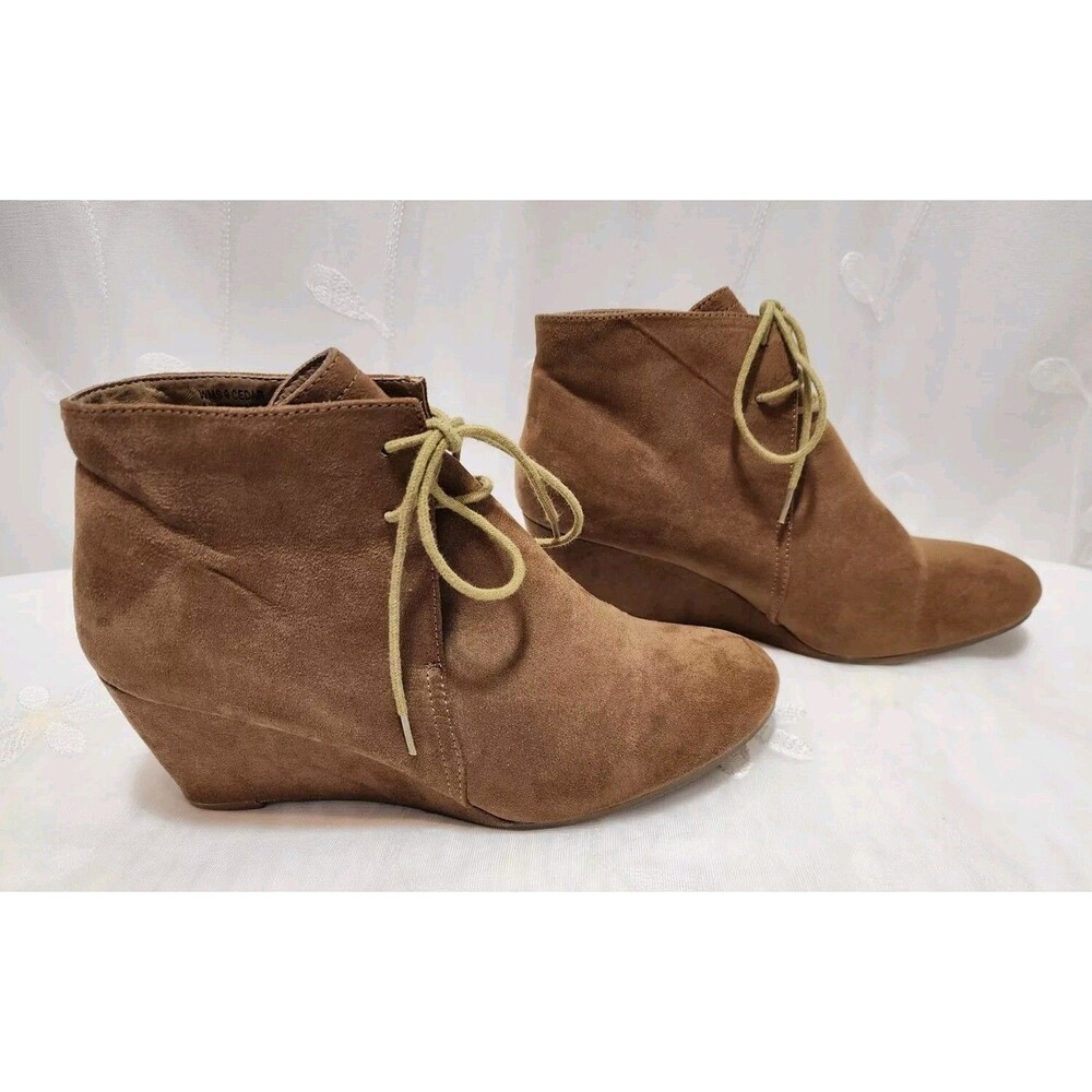 NEW DIRECTIONS WOMENS 9 BROWN BOOTIES CEDAR LACE UP SUEDE WEDGES CONTEMPORARY